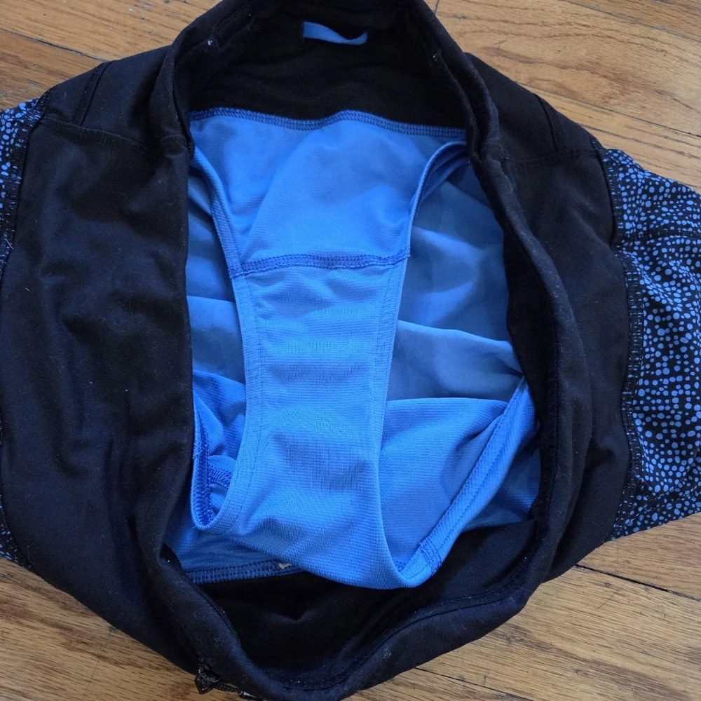 Lululemon Run Times Short‎ Size 8 Bubbles Pipe Dream Blue Black / Black Running